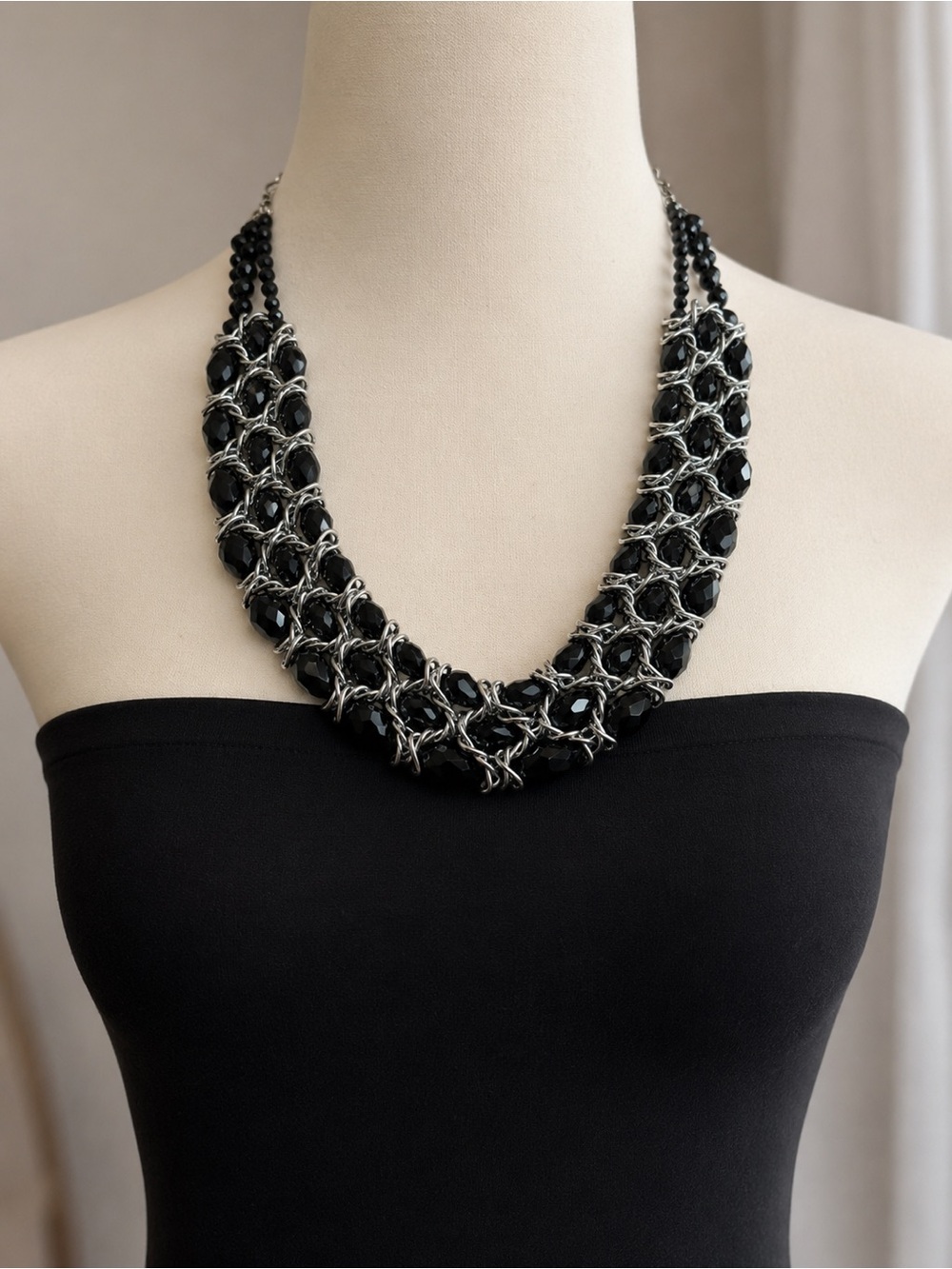 Black Statement Fashion Necklace – Non-Precious Materials